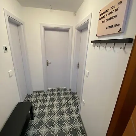 Modern 2 Bedroom In The Heart Of 아파트 *