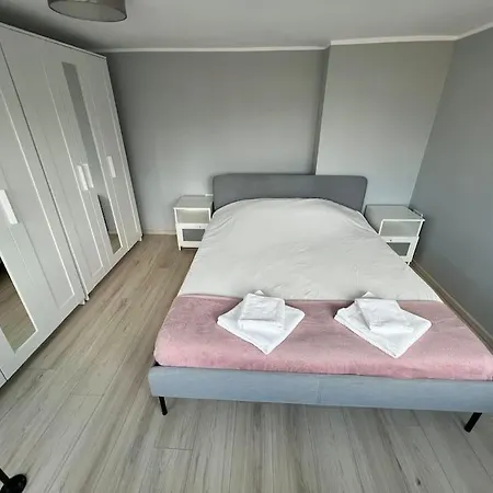 Modern 2 Bedroom In The Heart Of Βάρνα